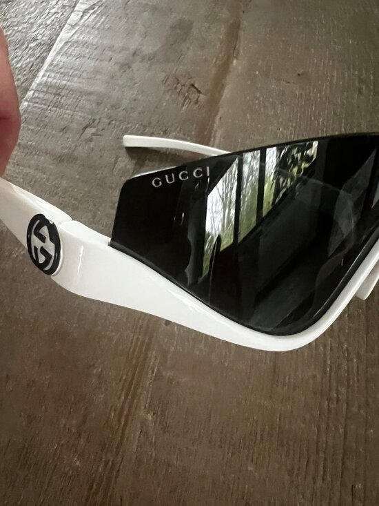 GUCCI GG1650S 007 Interlocking G WHITE shield-frame sunglasses main image 11